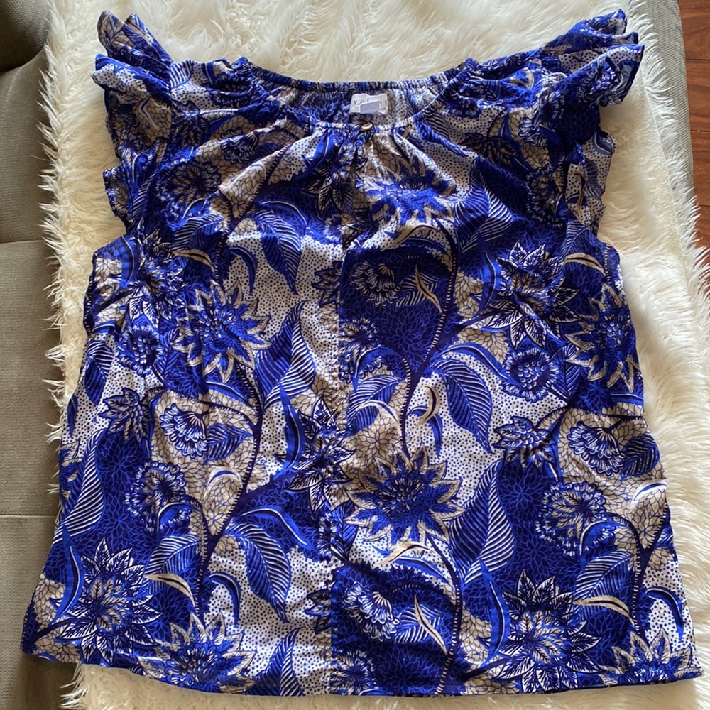 Ruffled shoulder top - comfy and dressy for work or going out.